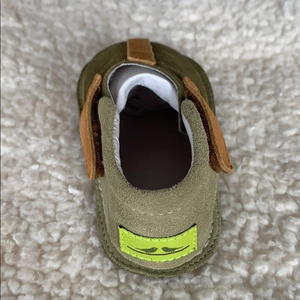Pipit suede olive and tan stripe booties new in box size 4 unisex first walker